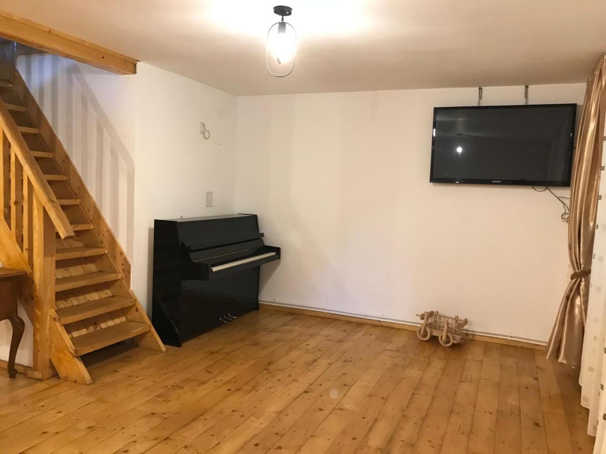 Casutele Doftanei Apartment Teşila Екстериор снимка