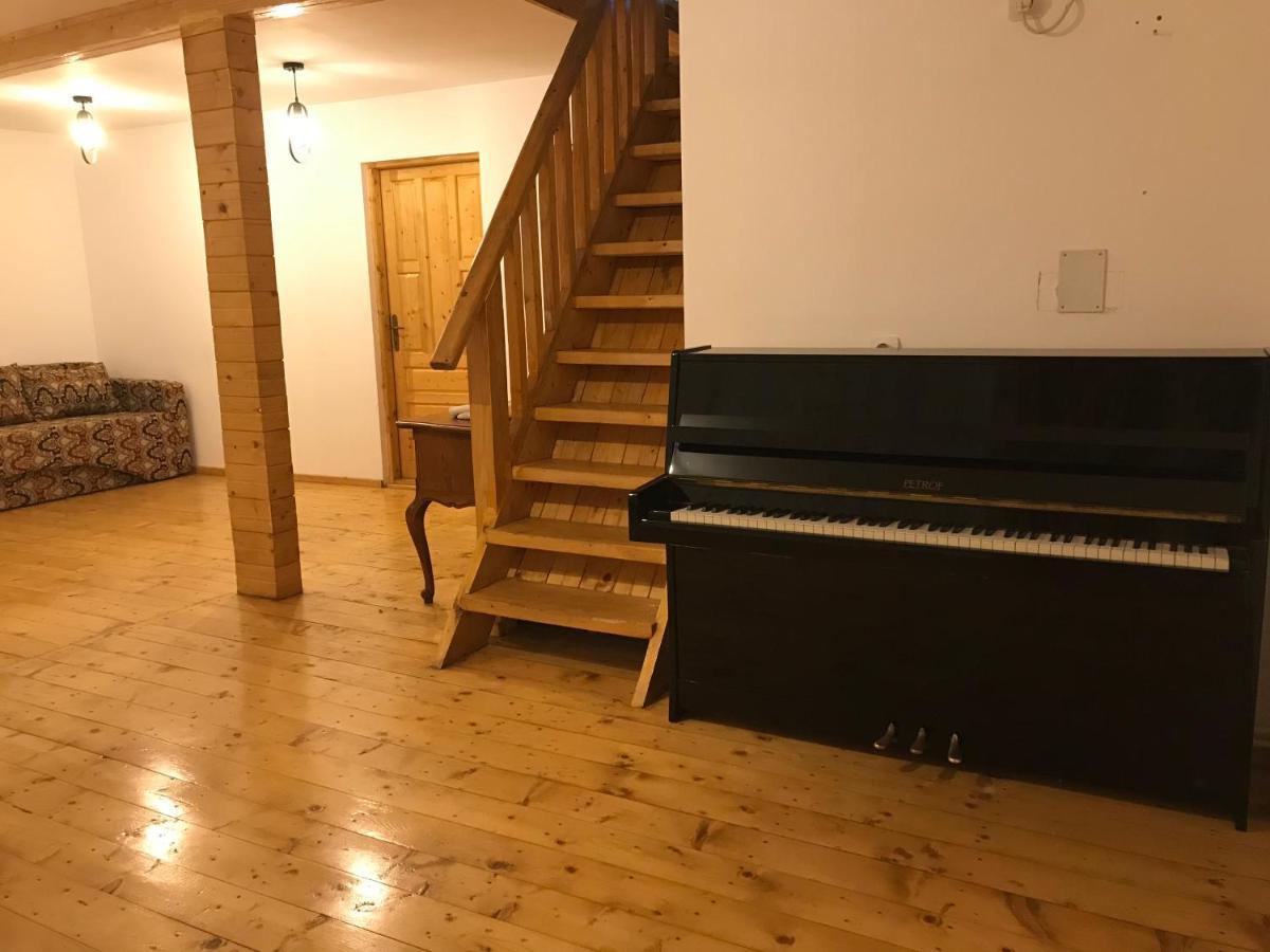 Casutele Doftanei Apartment Teşila Екстериор снимка