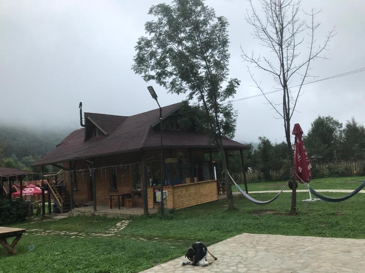 Casutele Doftanei Apartment Teşila Екстериор снимка