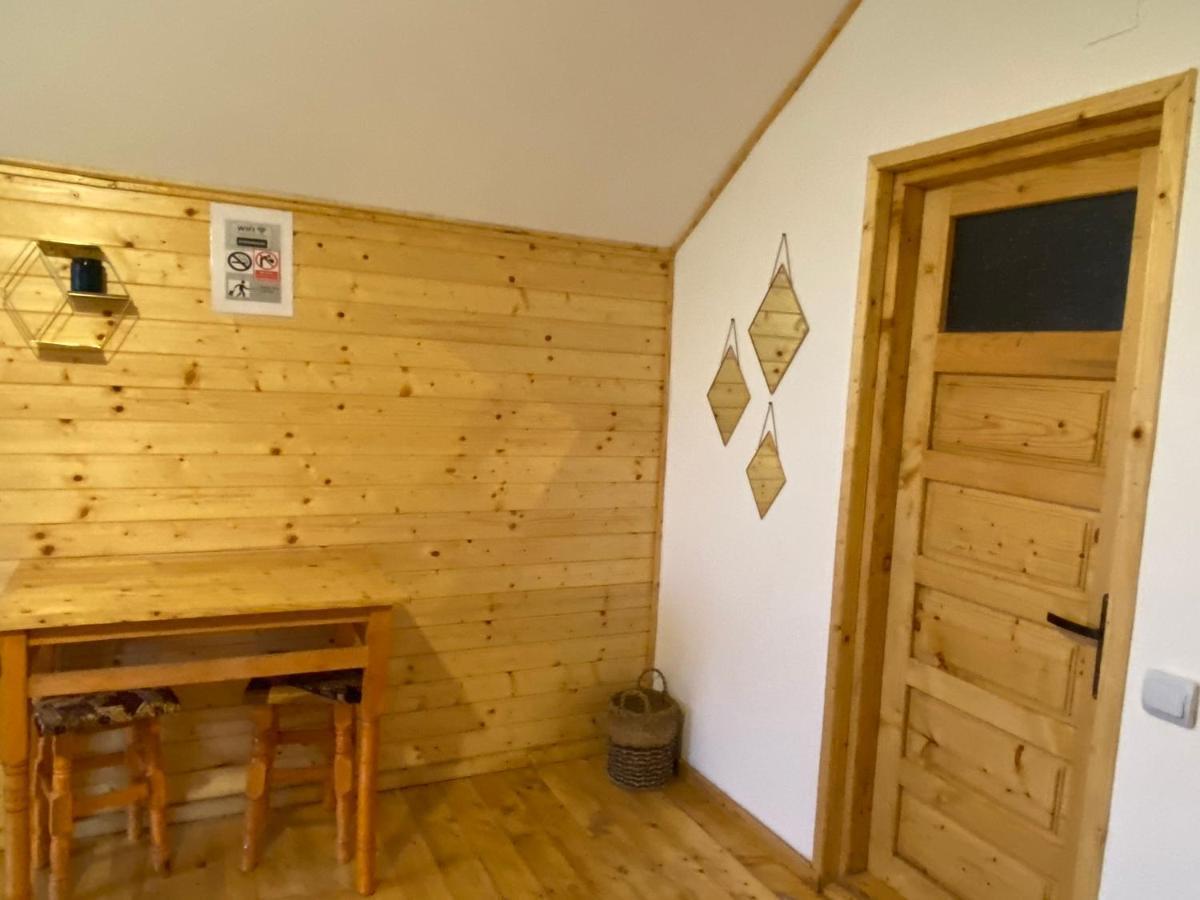 Casutele Doftanei Apartment Teşila Екстериор снимка