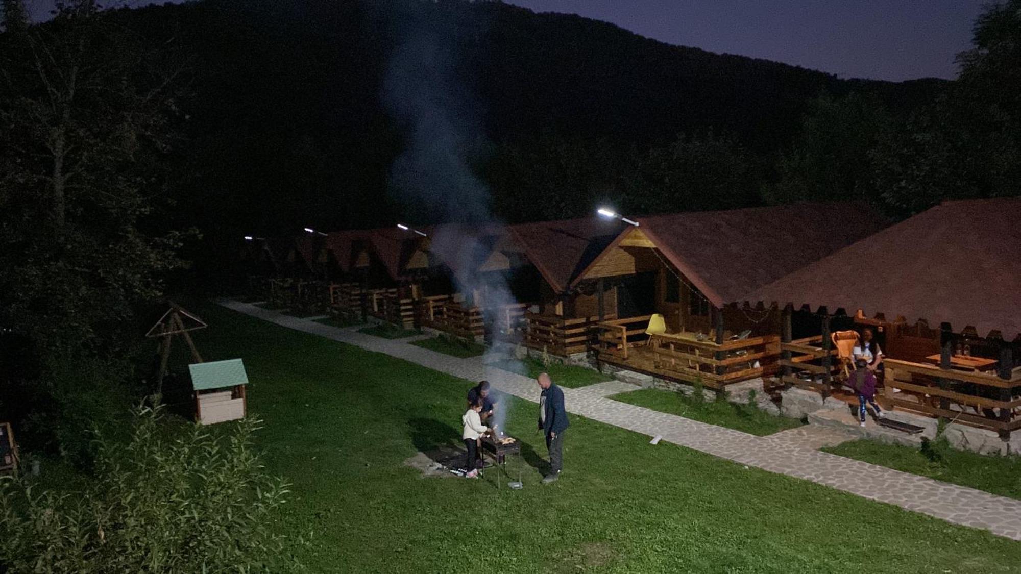 Casutele Doftanei Apartment Teşila Екстериор снимка
